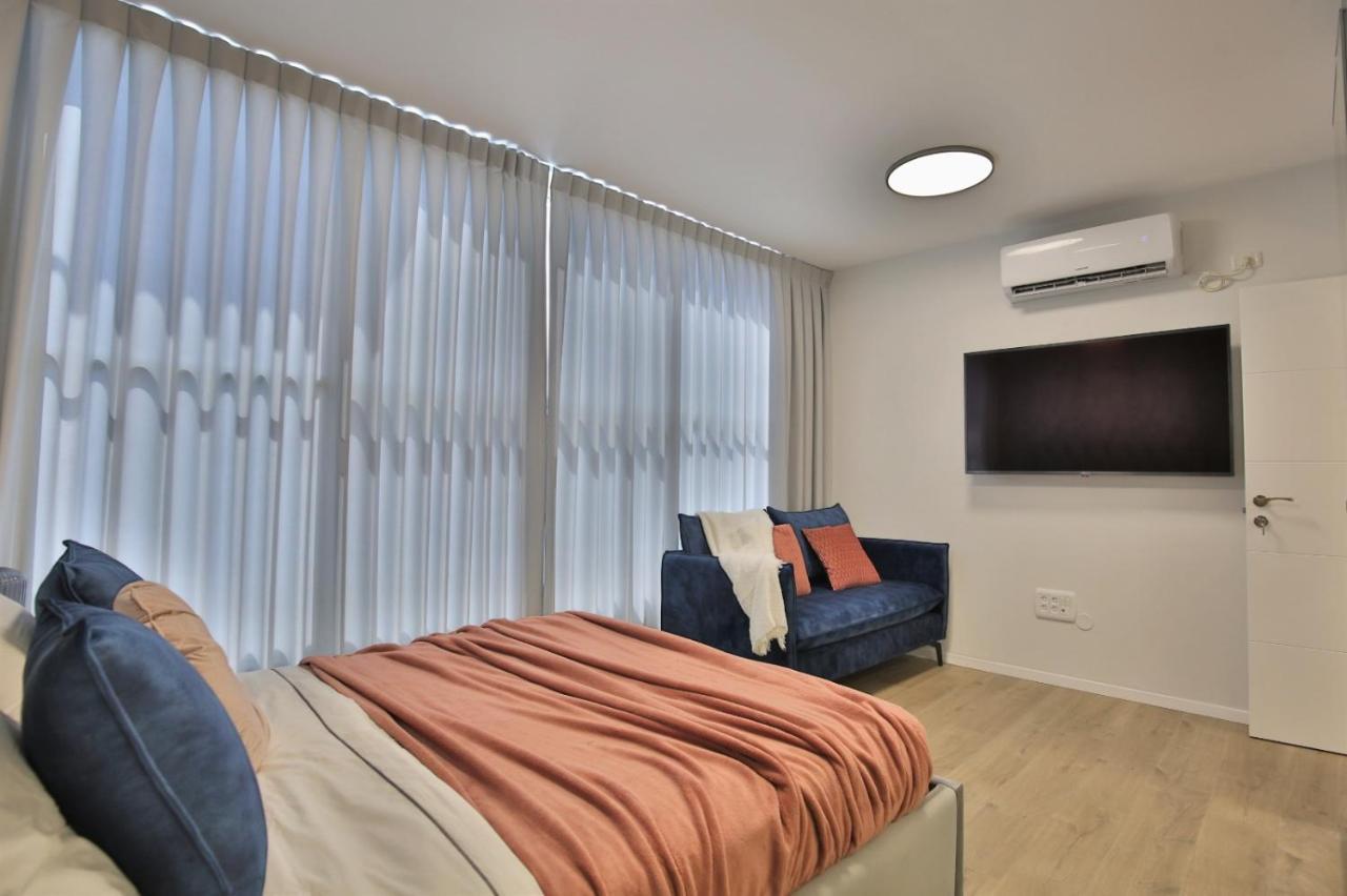 Cozy And Stylish 1-Bedroom Apartment Netanja Buitenkant foto